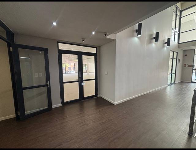 1,014M² OFFICE TO LET IN PLATTEKLOOF 3